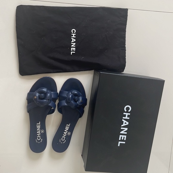 CHANEL SANDALS. Used - Picture 3 of 4